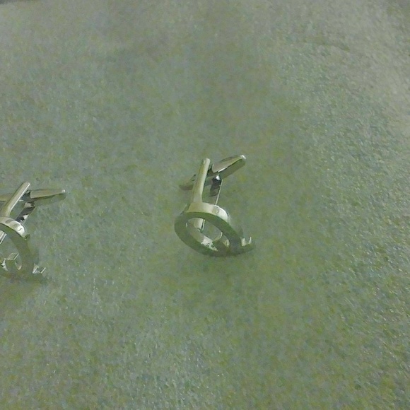 COPY - Cuff links intials " H"NWOT $19+ French cu… - Picture 6 of 8